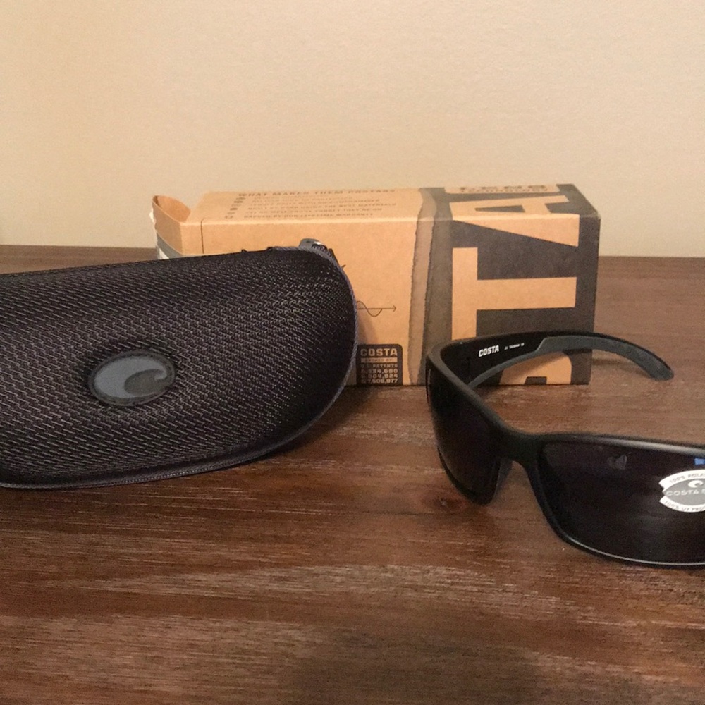 Costa Del Mar black fin